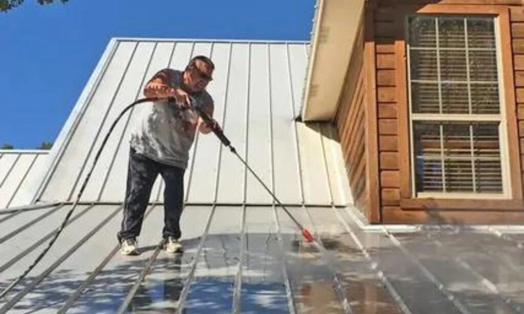 Metal Roof Cleaning