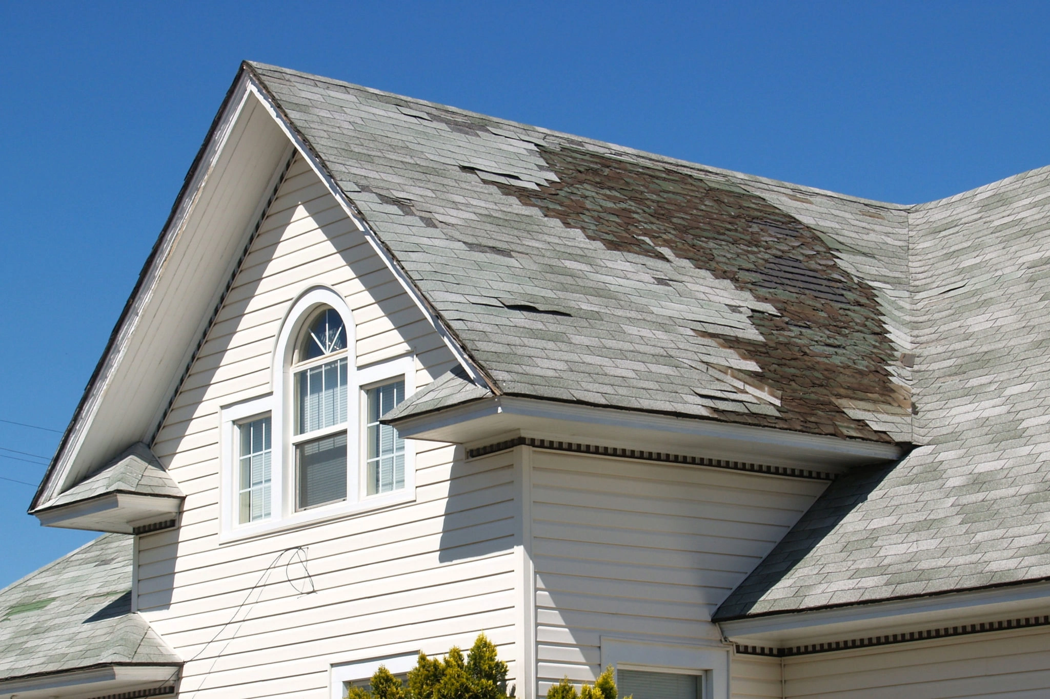 Signs Your Roof Has Hidden Hurricane Damage